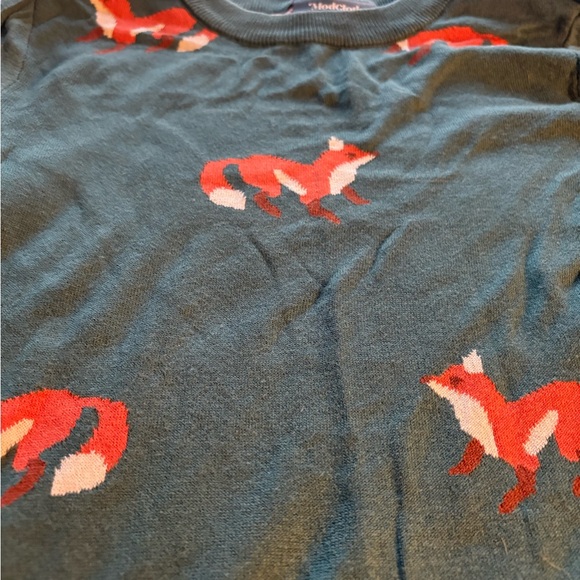 ModCloth Green Sweater with Fox Pattern Thin Knit Size Small - Picture 3 of 6